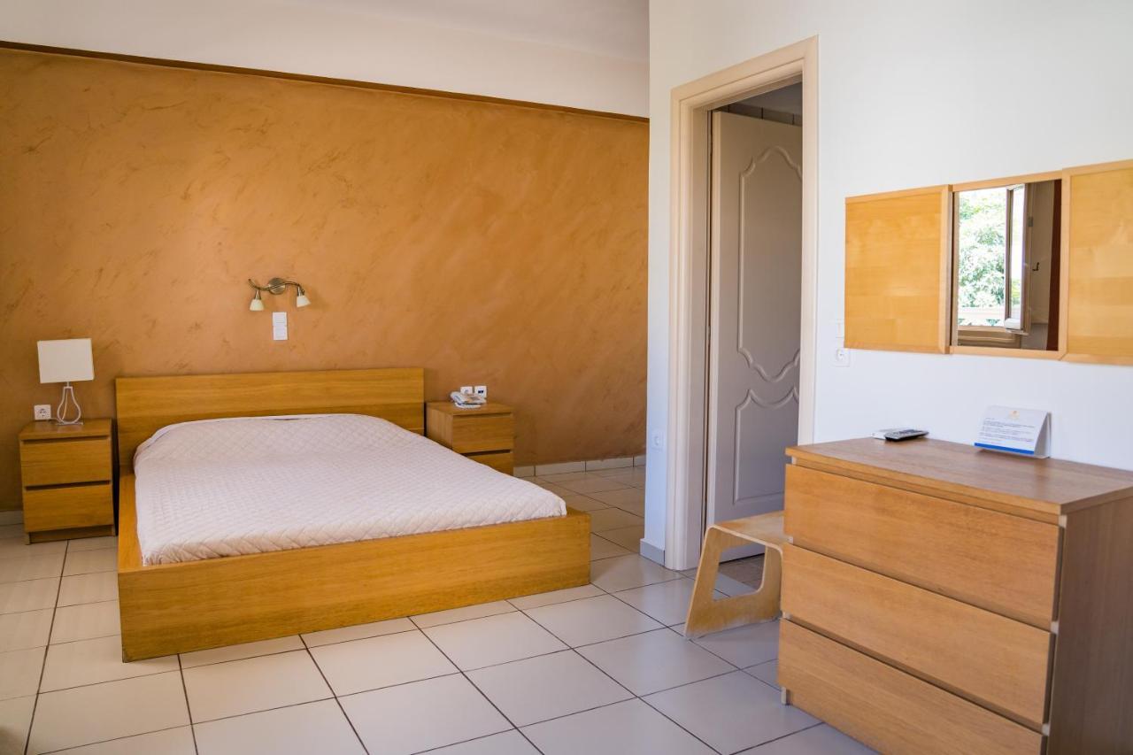 Rena Hotel Периса Екстериор снимка